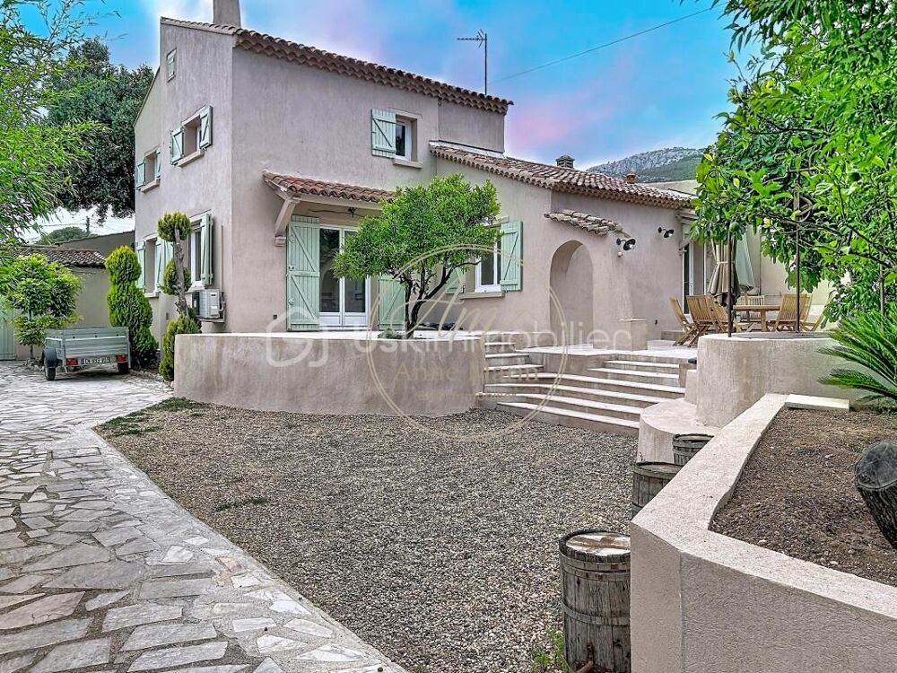 ? Maison de charme familiale rénovée avec piscine et cuisine d'été  Toulon Quatre Chemins ?