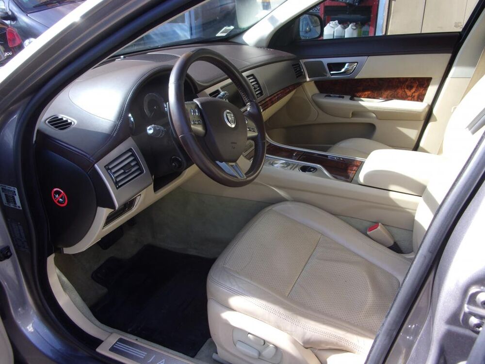 XF 2,7 V6D BI-TURBO 207CV PREMIUM BOITE AUTO 2008 occasion 13510 &Eacute;guilles