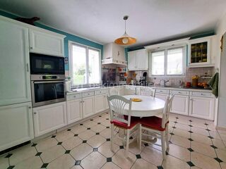  Propriété/château à vendre 6 pièces 136 m²