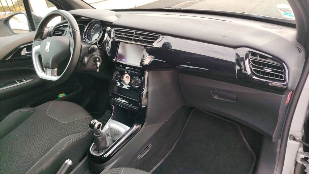 DS3 1.2 PureTech 82 So Chic 2017 occasion 79000 Niort
