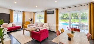 Vente Maison 90500 BEAUCOURT – MAISON 185 M² – 5 PIECES – 4 CHAMBRES – PISCINE CHAUFFÉE – DPE A -  COMPATIBLE PROFFESION LIBERALE Beaucourt