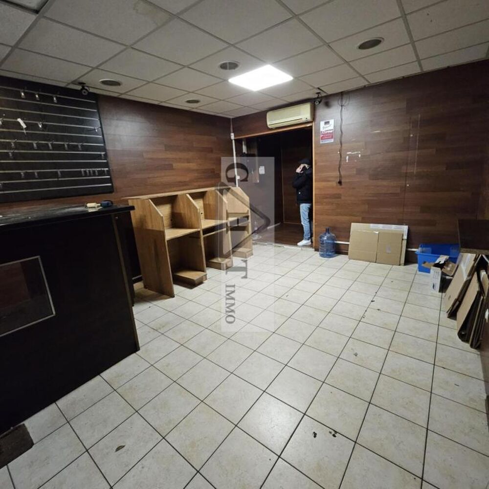   Boutique 26 m2 sur axe passant Alfortville
