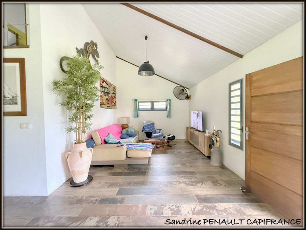 Vente Maison A VENDRE A SINNAMARY UNE MAGNIFIQUE MAISON T4 DE 193 m² SUPERFICIE TERRAIN 6 HECTARES - AU PRIX DE 475 000 € Sinnamary