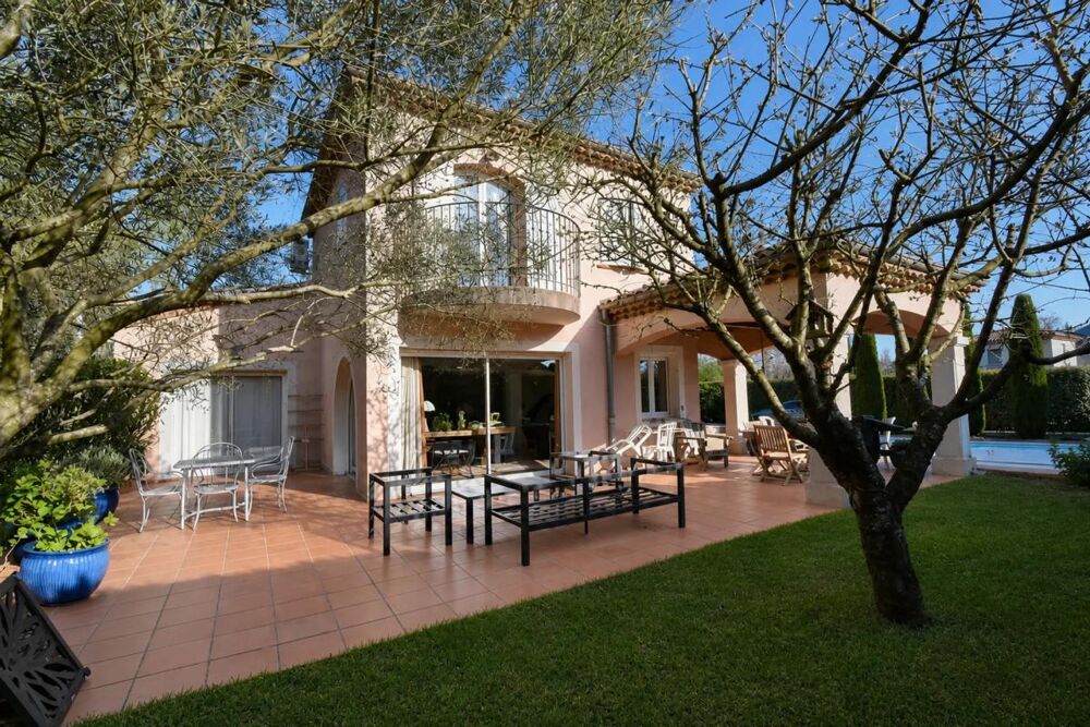 Villa 6 pièces avec piscine à Montboucher-sur-Jabron
