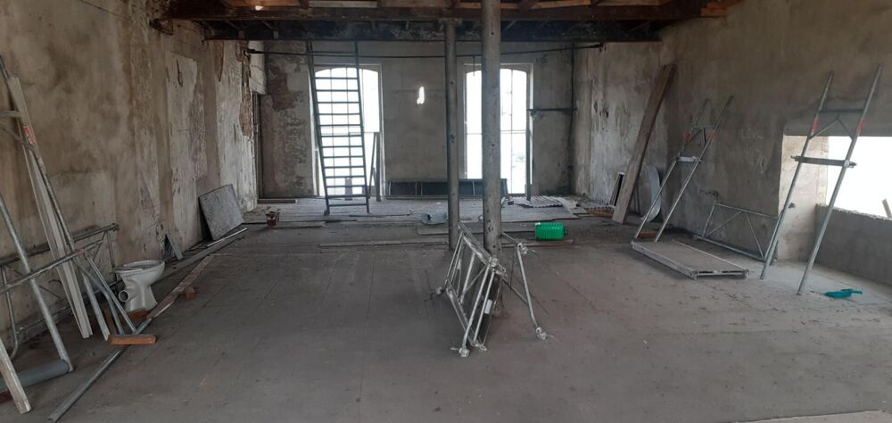 Loft Bauge En Anjou 2 pièce(s) 200 m2
