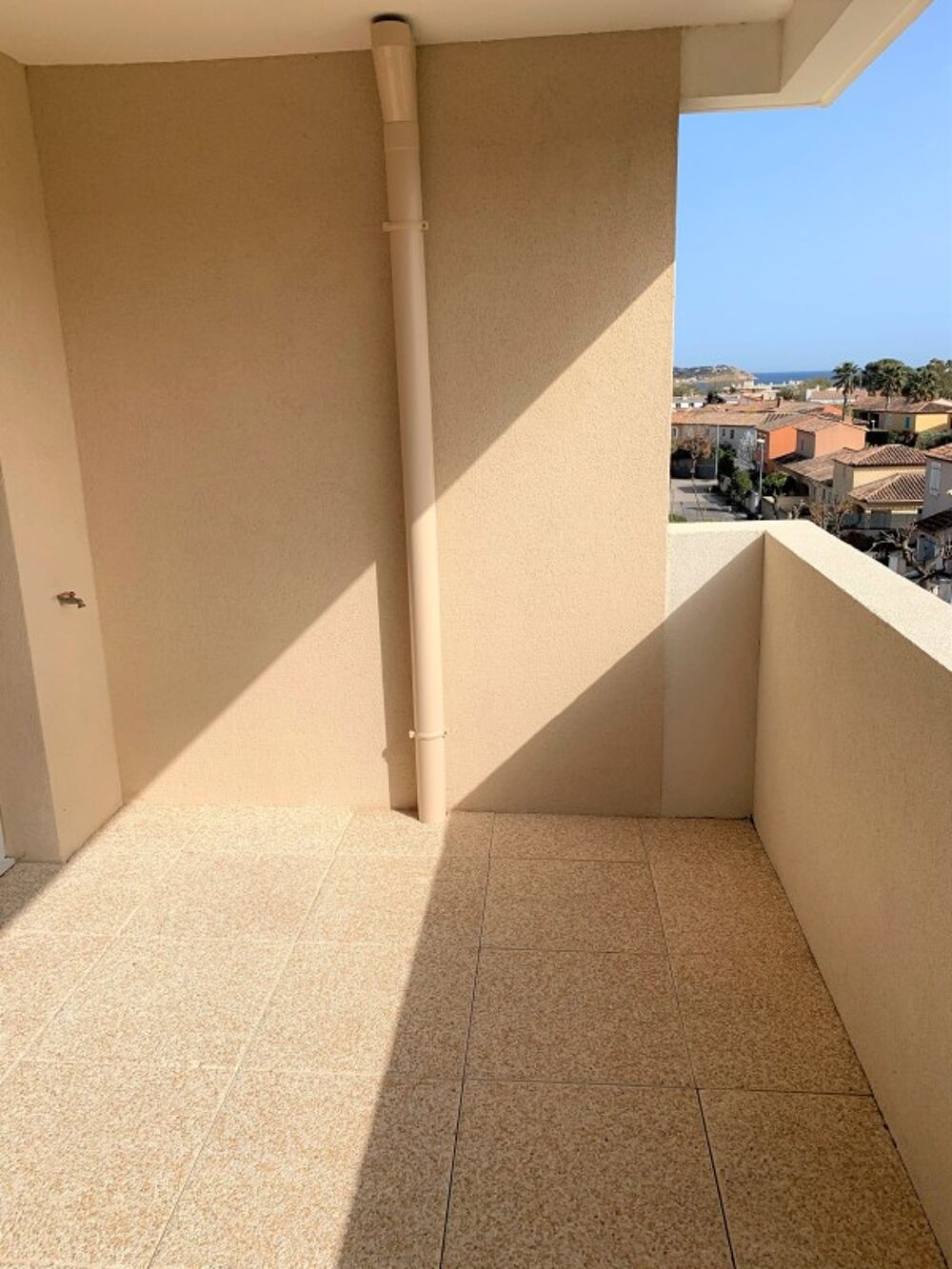 Location Appartement T3 avec terrasse et parking à LA SEYNE SUR MER La seyne sur mer