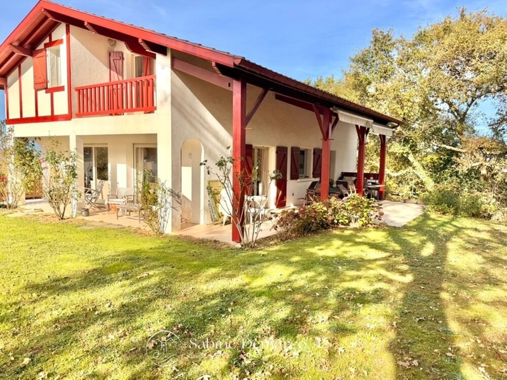 Villa avec piscine 6 pièces à vendre ARBONNE (64)