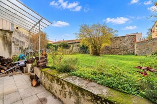Vente Maison *** EXCLUSIVITE *** A RENOVER : GRANDE MAISON DE VILLE AVEC JARDIN ET GARAGE *** BILLOM 63160 *** Billom