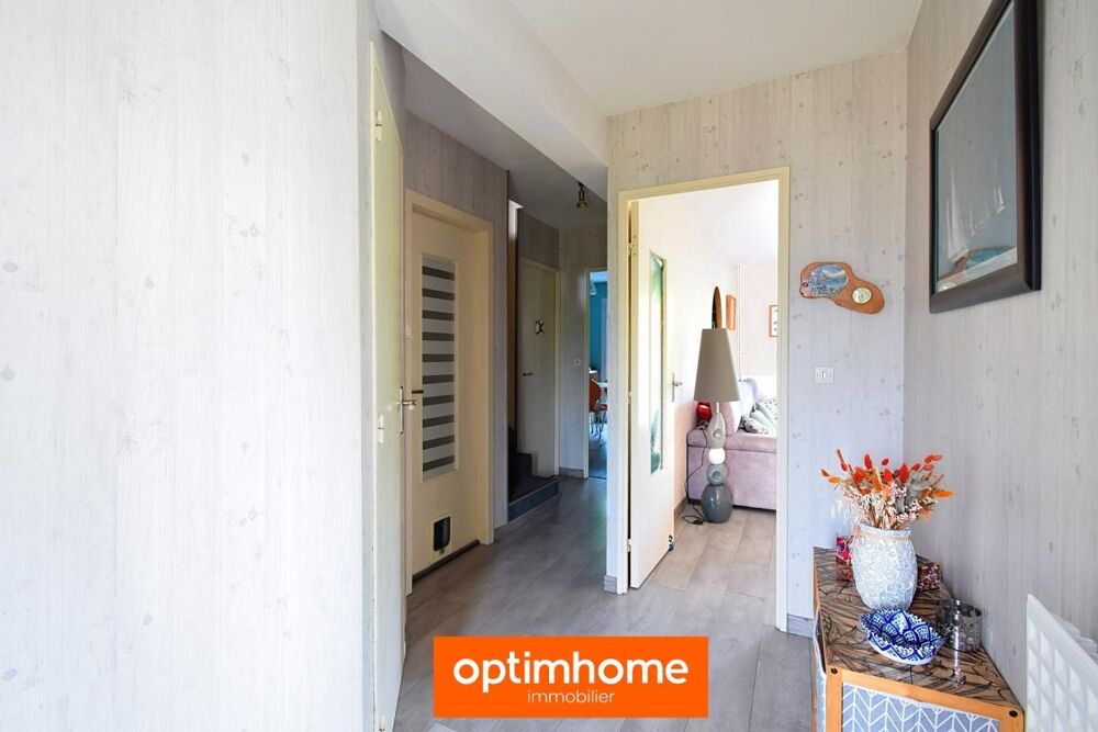 Bourgbarré(35)  Maison de 102 m² avec garage attenant et jardin
