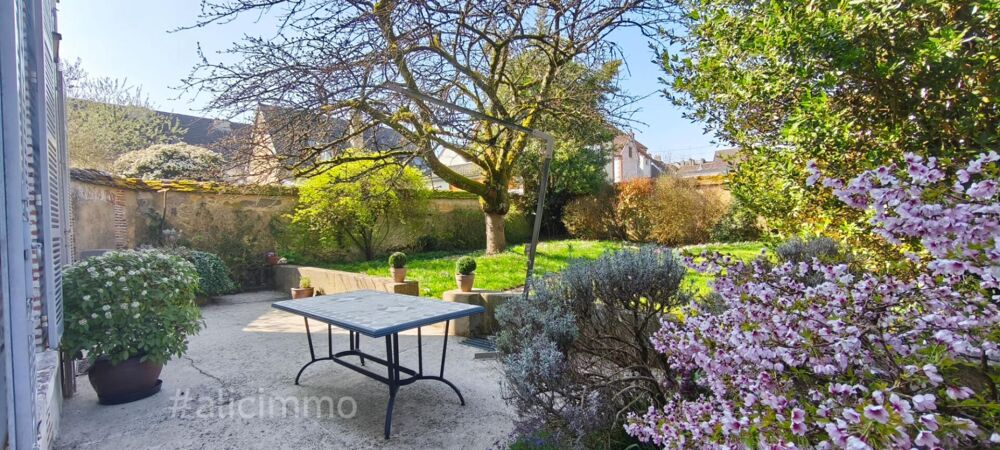 Ensemble immobilier Sézanne 14 pièces 334 m2