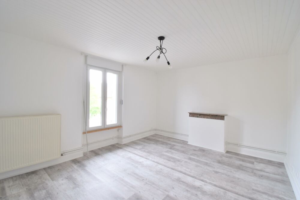 Appartement meublé de 99 m² à louer à Revigny-sur-Ornain  3 chambres possibles, garage et jardin