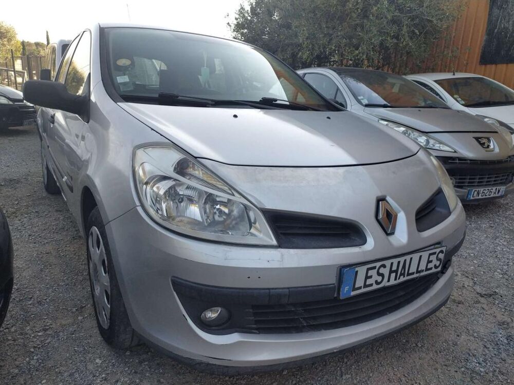 Clio III 1,5 DCI 70CV AUTHENTIQUE 2007 occasion 13510 &Eacute;guilles