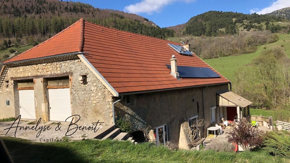 BELLE BÂTISSE FAMILIALE TYPIQUE LUSSOISE  LUS-LA-CROIX-HAUTE