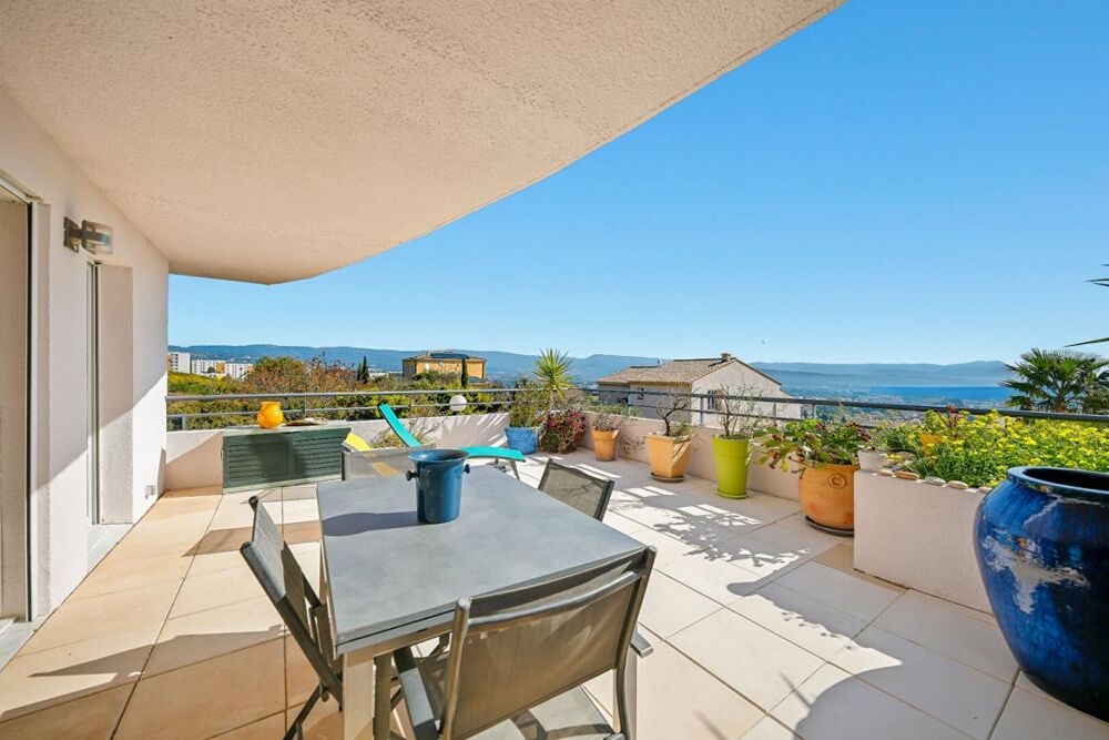 Appartement La Ciotat 4 pièce(s) 75.73 m2 vue mer avec garage et place de parking