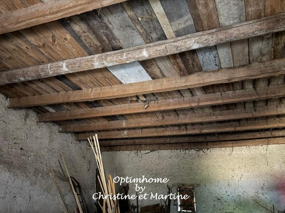 GRANGE EN PIERRE A CHAMPEIX : BEAU POTENTIEL