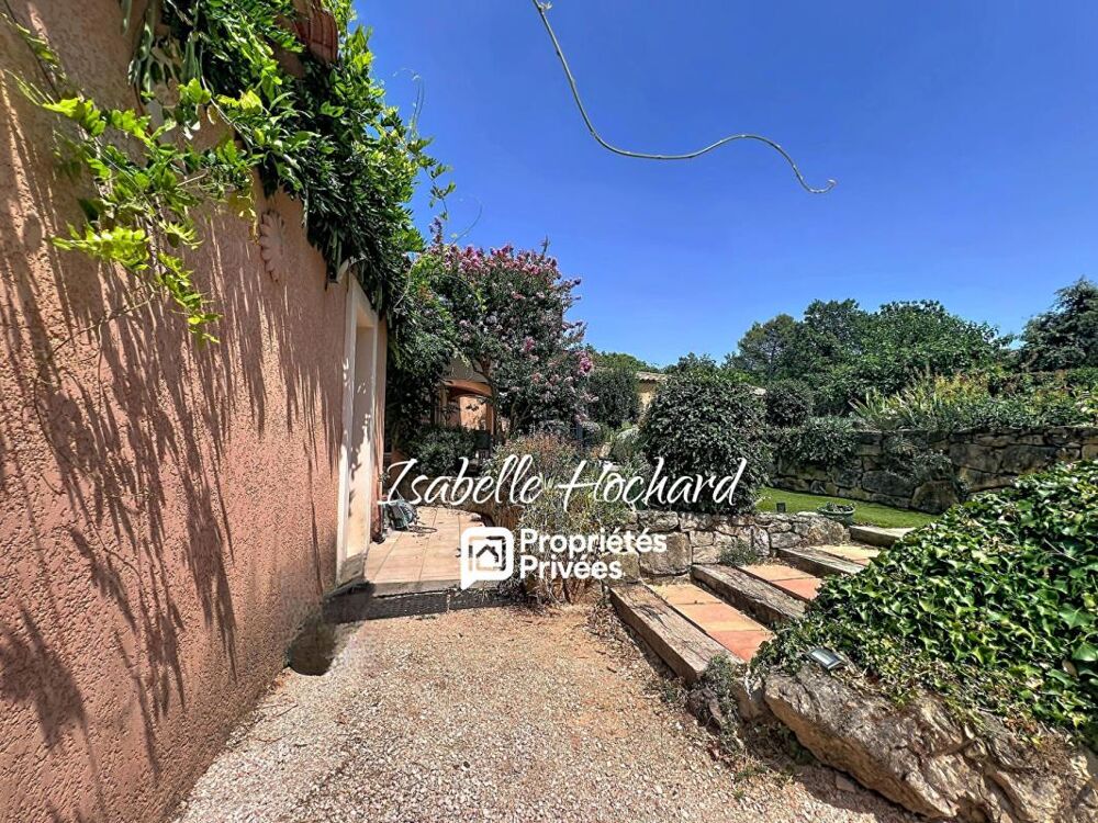 Maison familiale avec appartement T2 indépendant, piscine et grand terrain Quartier calme à Garéoult