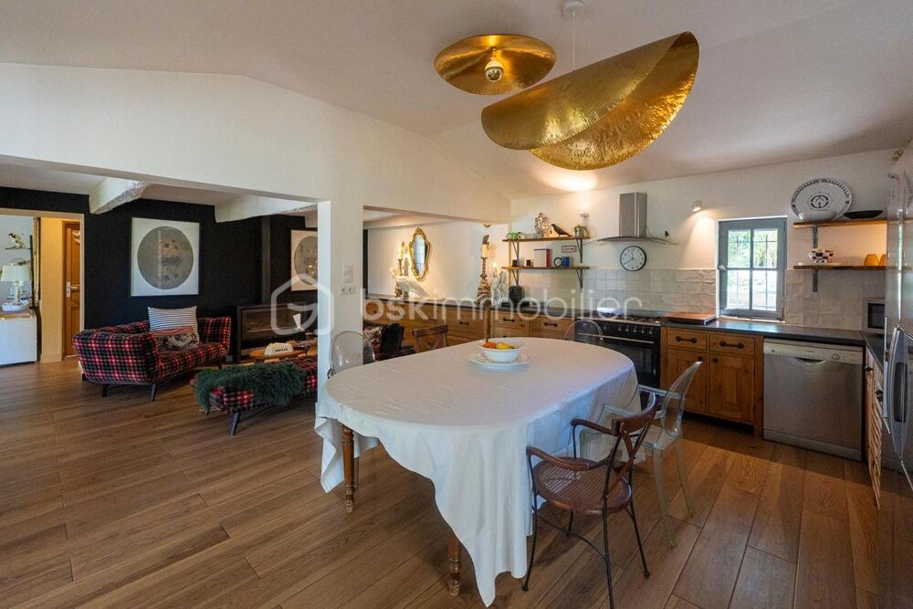 � vendre  Propri�t�/ch�teau Le Cailar (30740)