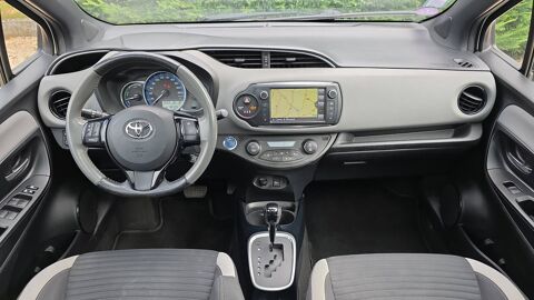 Yaris 1.5 VVTi 100 Hybrid E-CVT Collection - Automatique 2017 occasion 82000 Montauban