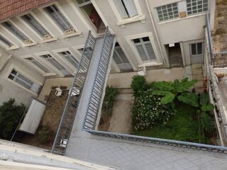  Immeuble à vendre 15 + pièces 672 m²