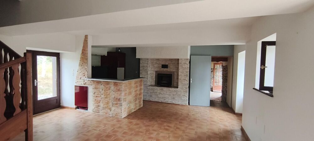 Vente Maison Exclusivité ! Vente aux Enchères. MAISON DATANT DE 1702. 3 CHAMBRES. GRAND TERRAIN. DOUBLE GARAGE Ereac
