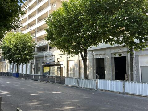   Local commercial de 94 m² à louer à Montreuil à Bld de la Boissière 4 min Métro La Dhuys 