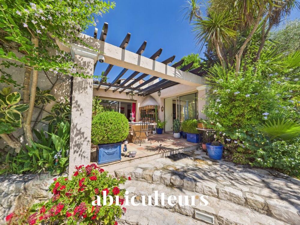 Vente Maison Maison familiale 5 chambres avec piscine et jardin en vente La Colle-sur-Loup (06480) La colle sur loup