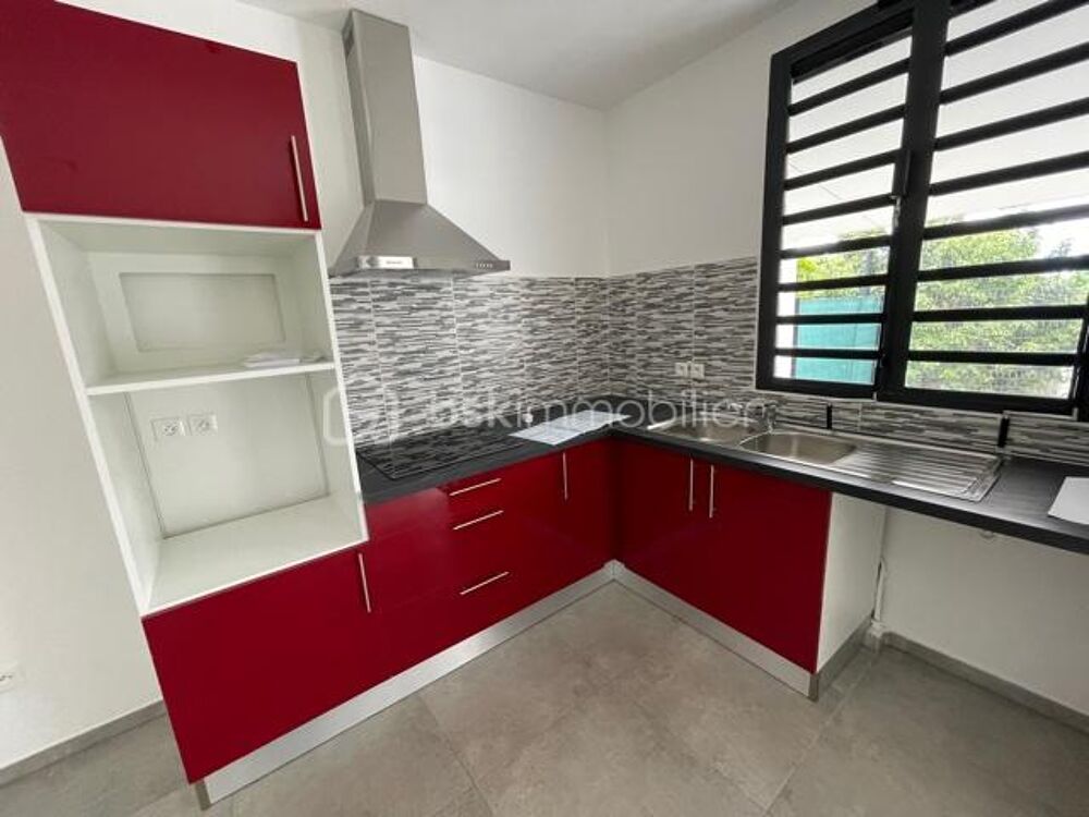 Maison T4 en duplex - Les Avirons - Opportunité pour Investisseurs!
