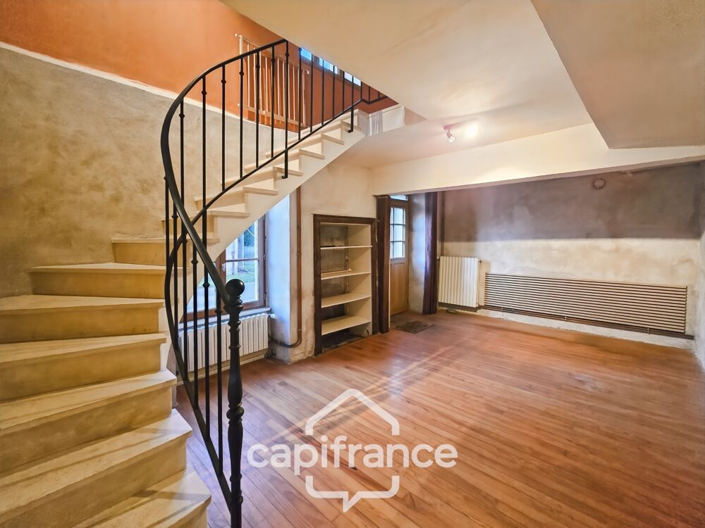 URZY  Maison de village pleine de charme  133 m²  Cour  Potentiel locatif ou professionnel