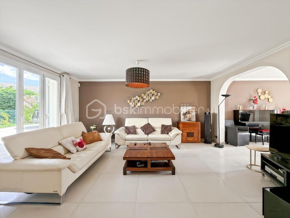 Vente Maison Découvrez cette rare maison avec piscine dans un cadre exceptionnel ! Saint germain les corbeil