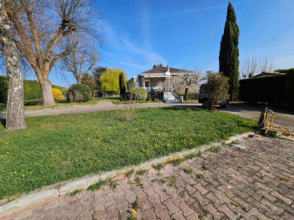 Vente Maison Maison 4 pi�ces -3 chambres- plusieurs garages -Beau terrain  2000 m2 - PERIGNAT LES SARLIEVE (63) Perignat les sarlieve