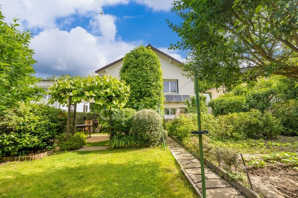 Maison 4 pièces 99 m² · à Sainte Genevieve des Bois · 99 m² · 343 500 €