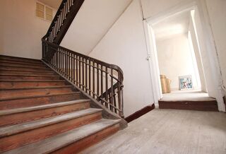  Immeuble à vendre 15 + pièces 360 m²