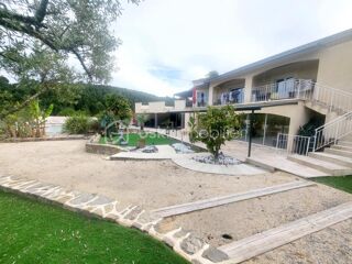  Villa  vendre 12 pices 266 m