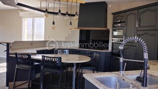  Maison � vendre 6 pi�ces 239 m�