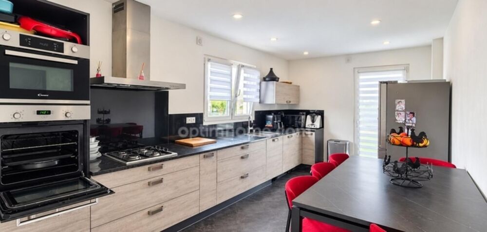 Vente Maison 90500 BEAUCOURT – MAISON 185 M² – 5 PIECES – 4 CHAMBRES – PISCINE CHAUFFÉE – DPE A -  COMPATIBLE PROFFESION LIBERALE Beaucourt