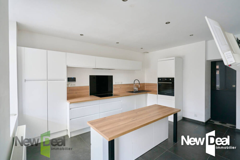 PLAIN PIED 110 m2 avec étage de 80 m2 à aménager Lecelles