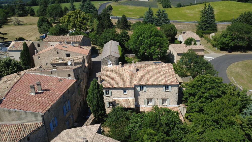 Exclusivité - Demeure dexception du XVe siècle au coeur de la Provence - Saint Trinit (Vaucluse)