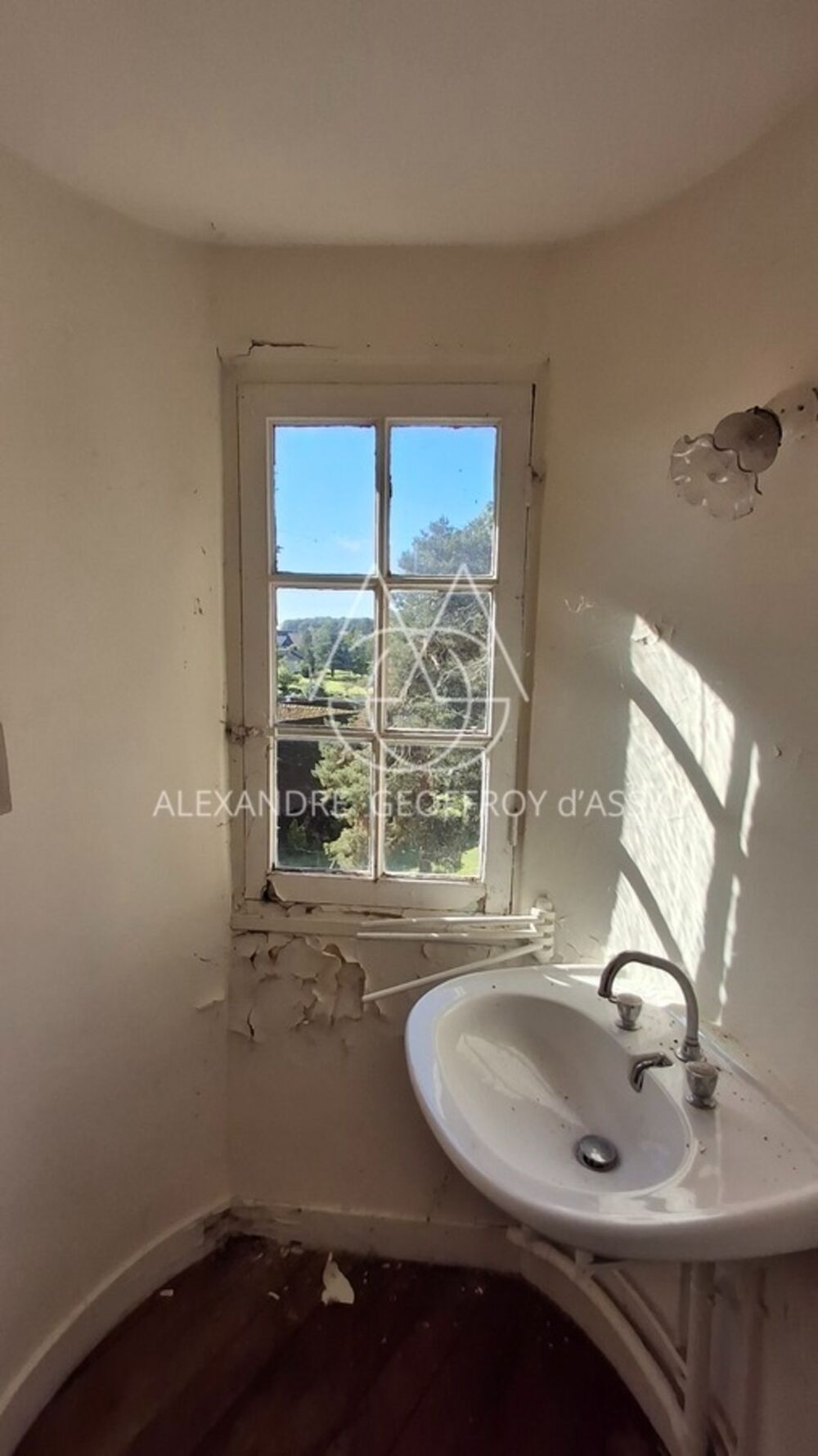 Magnifique ensemble de châteaux datant des XVe, XVIIe et XVIIIe siècles, situé à 1h20 de Paris, au coeur de la région du Perche a