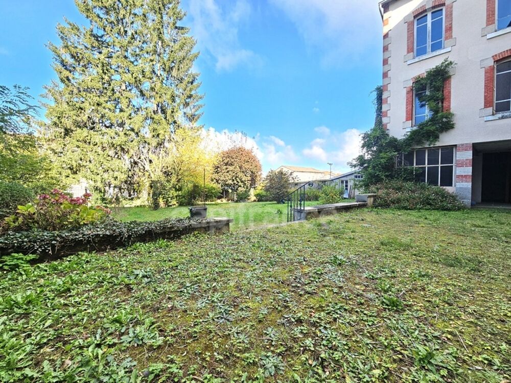 Maison à vendre avec jardin dépendances et garage PANISSIERES (42)