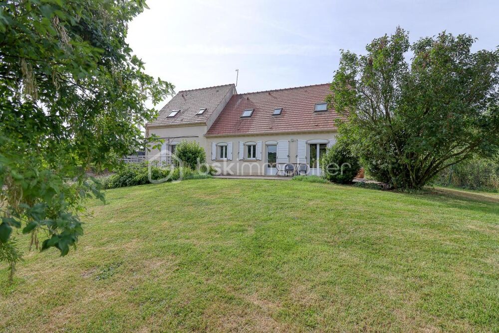 Grande maison familiale (8 pièces / 4 Chambres) à Hodenc en Bray  15 minutes de Beauvais et Gournay-en-Bray