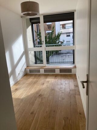  Appartement à louer 5 pièces 81 m²