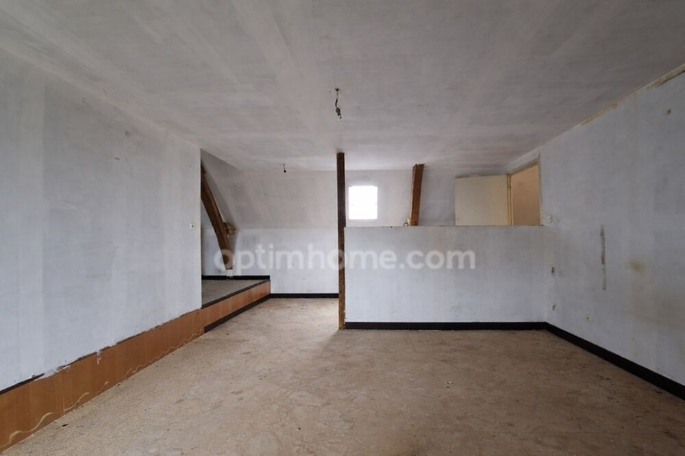 Maison de village d'environ 115 m², 3 pièces avec potentiel d'évolution à Ferrière-Larçon (37350)
