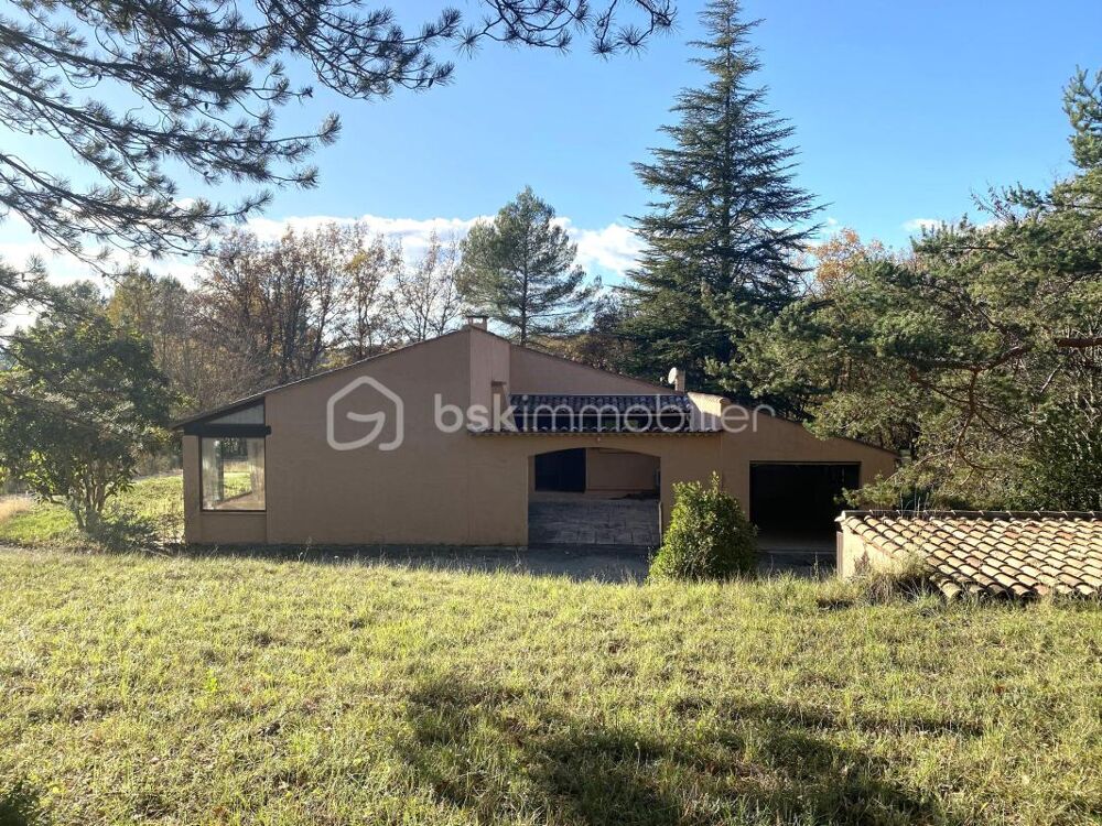 Vente Maison Maison traditionnelle de plain-pied de 133 m² - 6 pièces - 4 chambres + Grand Garage + Patio, sur un terrain de 4 000 m² Saignon