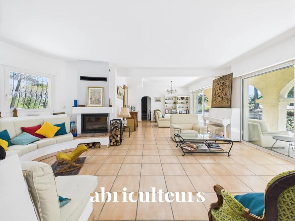 Vente Maison Maison d'architecte de 257 m² avec piscine et jardin arboré de 4 000 m² en vente à Ventabren (13122) Ventabren