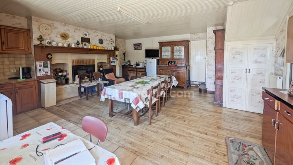 Propriété 6 chambres, nombreuses dépendances, terrain1 hectare 3 SAVIGNAC LEDRIER (24)