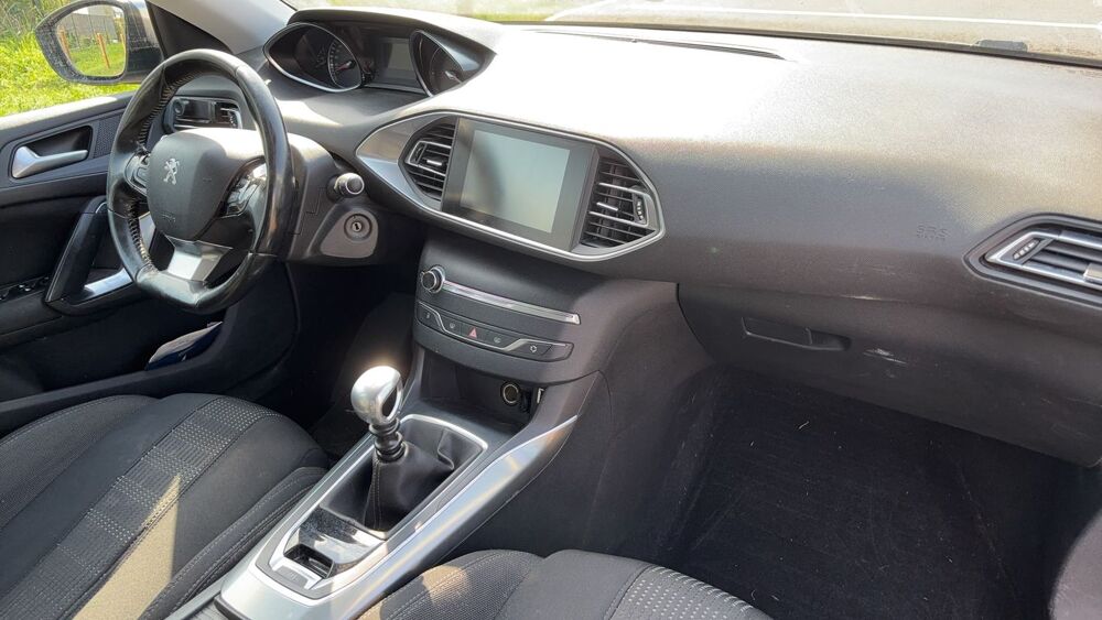 308 II 1.2 PureTech 130 Allure 2015 occasion 27180 Saint Sebastien De Morsent