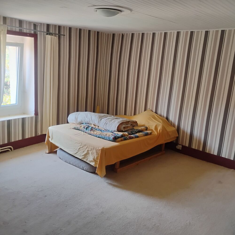 Vente Maison Coup de cœur : Charme, authenticité et potentiel  Maison mitoyenne 5 pièces SAINT PIERRE LE VIEUX (71) Saint pierre le vieux