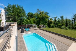  Maison à vendre 12 pièces 239 m²