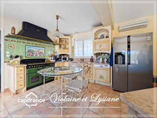  Propriété/château à vendre 8 pièces 179 m²