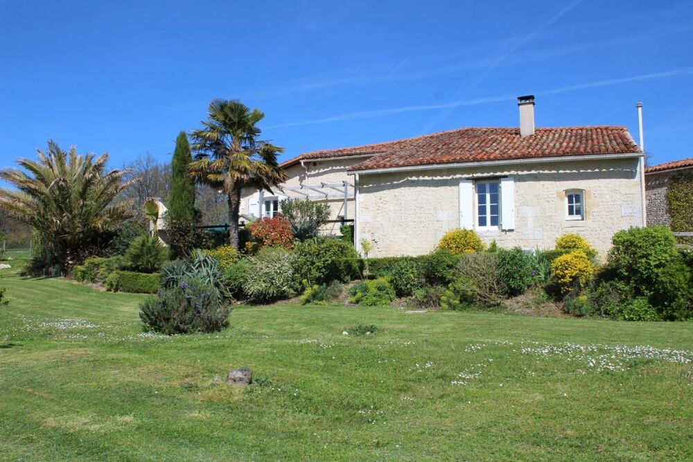Vente Maison Maison en pierre rénovée – Belle vue sur la campagne Montmoreau saint cybard